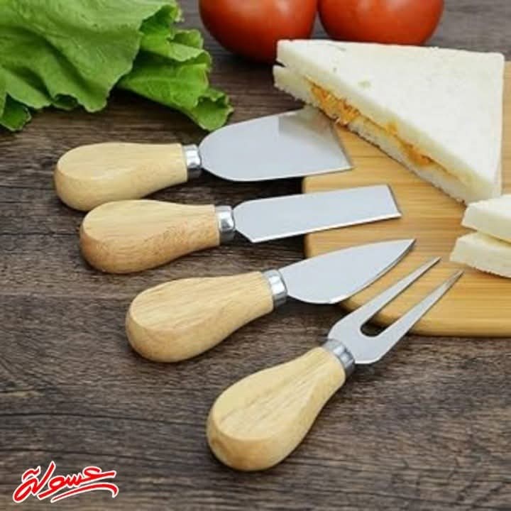 قطاعات حلويات وجبن  بيد خشب