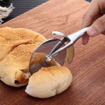 قطاعة بيتزا  ومعجنات